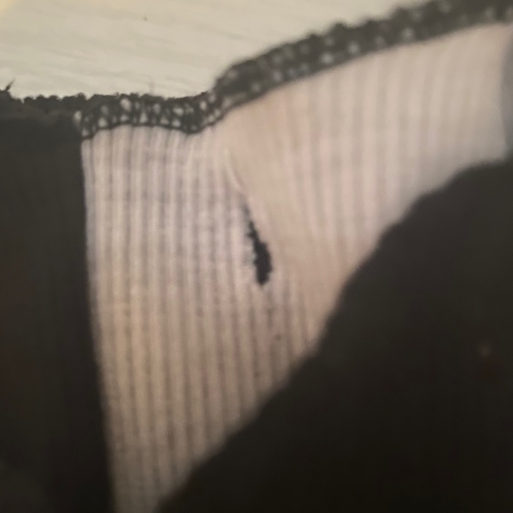 adika color block black & white long sleeve - Picture 2 of 2